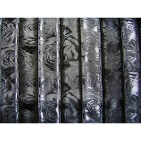 【リヤカーテン　ベリーローズ黒】お洒落なバラ柄入りの高級志向 男の城　ベット後ろ　サイドカーテン3